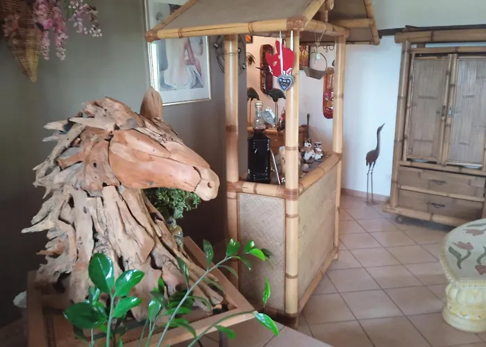 Дом отдыха Familiale Avec Jacuzzi Mejannes-les-Ales